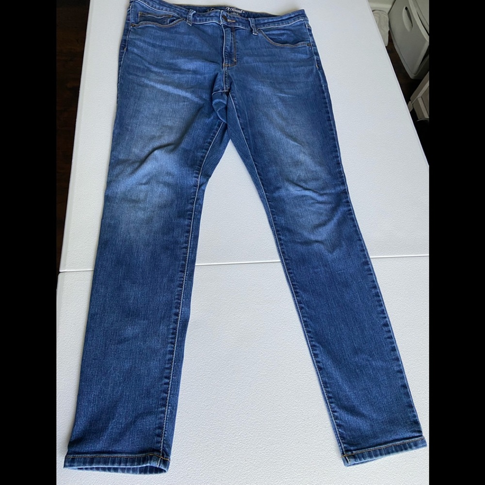 Universal Thread Jeans